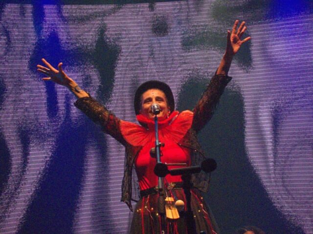 hilda canta charly | Siente Mendoza
